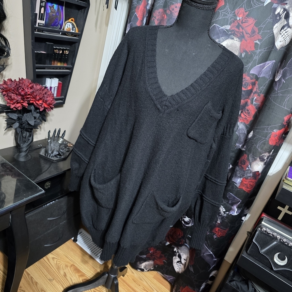 Elegant Black V-Neck Sweater for Women